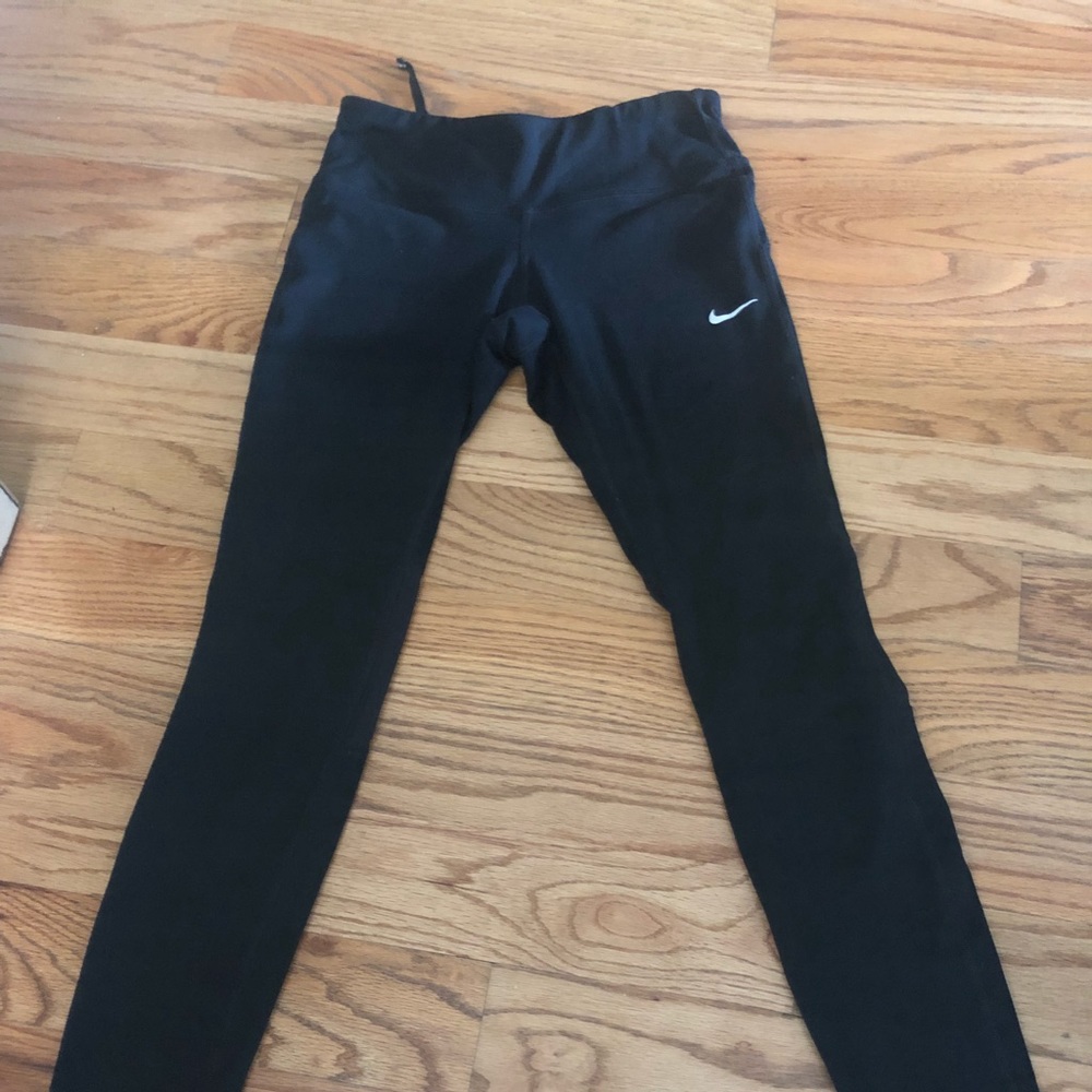Black NIKE leggings